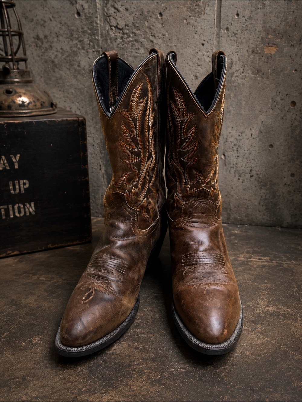Laredo Boots Men 12 Breakout Western Cowboy Block Heel Leather Work Active Brown